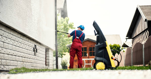 Best Fence Cleaning  in Iron River, MI